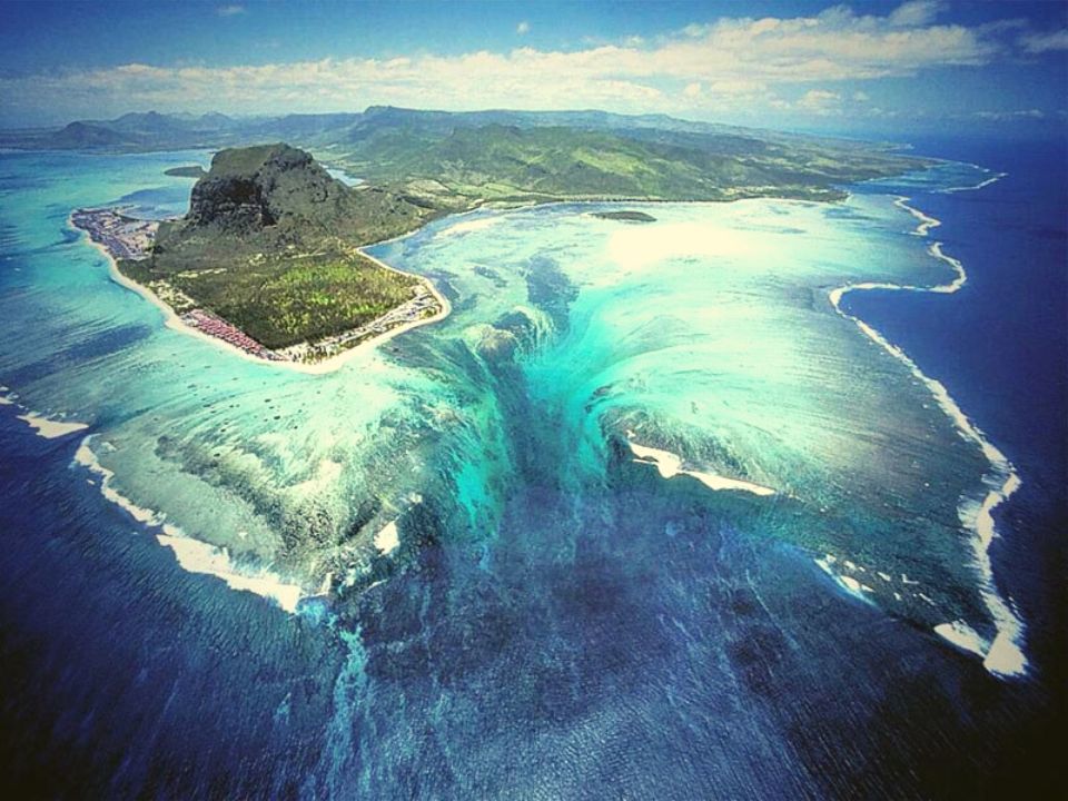 Underwater waterfall, Mauritius